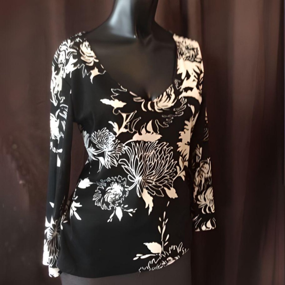 Willi Smith Stretch 3/4 length sleeved black and white floral mesh top, …